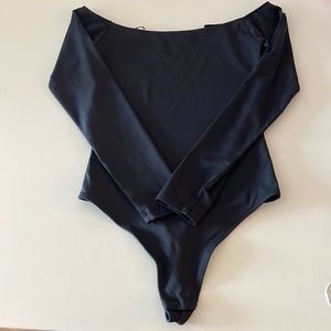 Aritzia Babaton Contour Squareneck Longsleeve Bodysuit